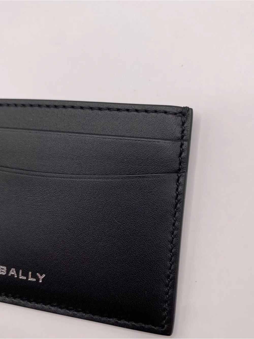 Bally Mens Busy Black Leather Slim Card Case Solid Pattern